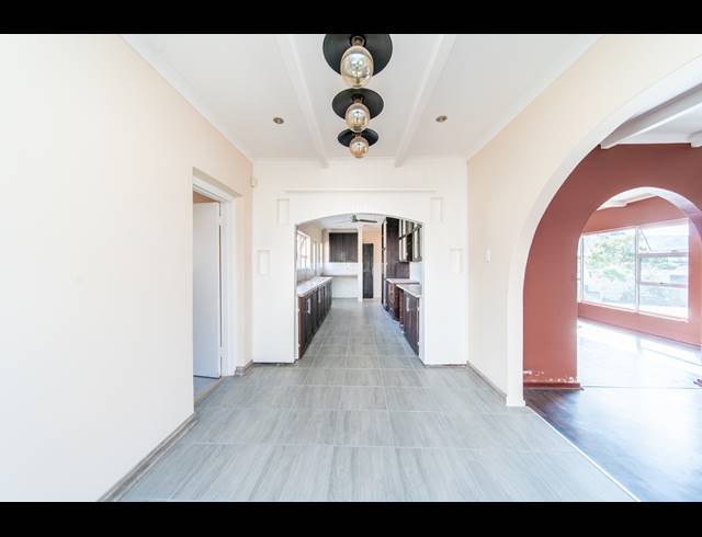 5 BEDROOM HOUSE FOR SALE IN BEACON BAY